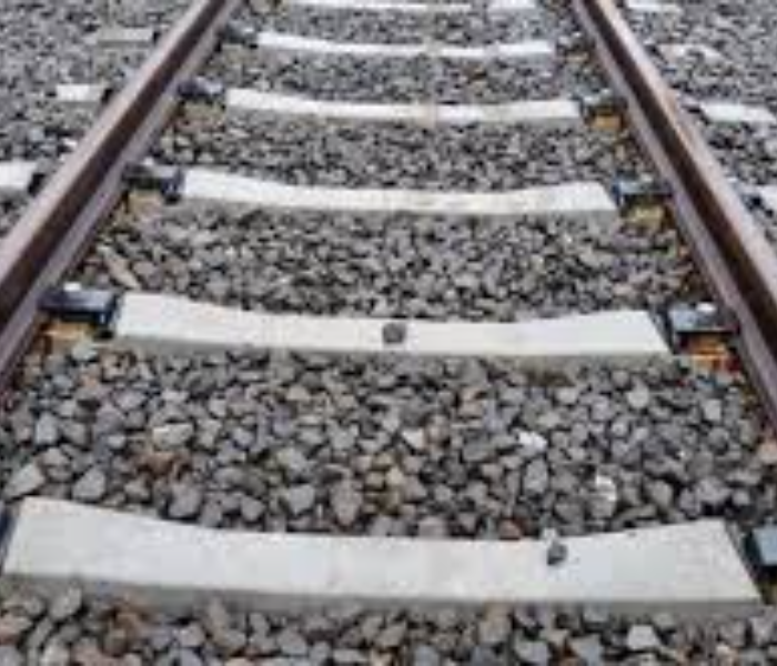 Railway worker seriously injured in train collision|ರೈಲು ಡಿಕ್ಕಿ ಹಳಿ ಕಾರ್ಮಿಕ ಗಂಭೀರ ಗಾಯ|Speed News Kannda