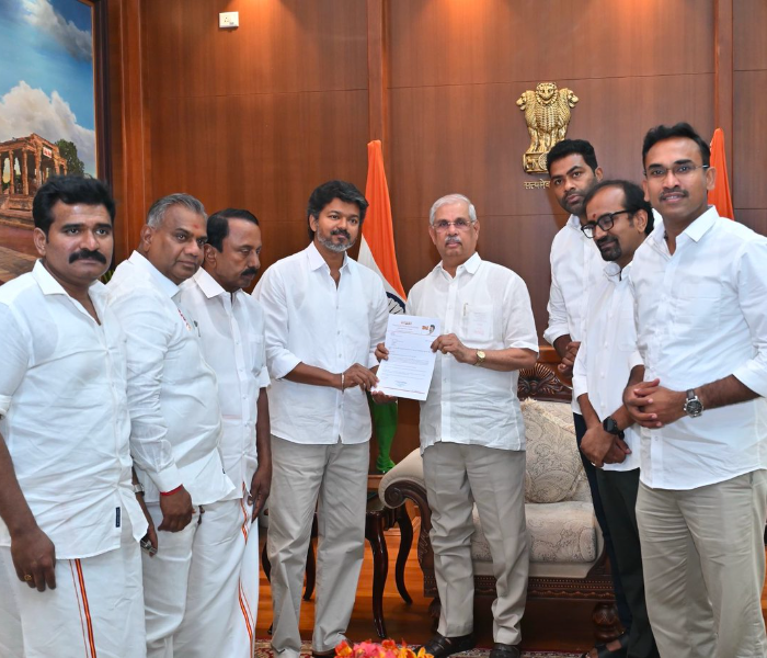Vijay meets Governor today | ಇಂದೂ ರಾಜ್ಯಪಾಲರನ್ನು ಭೇಟಿಯಾದ ವಿಜಯ್ ಅಗತ್ಯ ಶಾಸಕರ ಪಟ್ಟಿ ಒದಗಿಸಲು ಸೂಚಿಸಿದ ಲೋಕಭವನ | Speed News Kannada