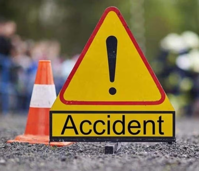 Horrible accident between car | ಗೊಬ್ಬರ ತುಂಬಿದ್ದ ಲಾರಿ ಕಾರಿನ ನಡುವೆ ಭೀಕರ ಅಪಘಾತ ಸ್ಥಳದಲ್ಲೇ ನಾಲ್ವರು ದುರ್ಮರಣ | Speed News Kannada