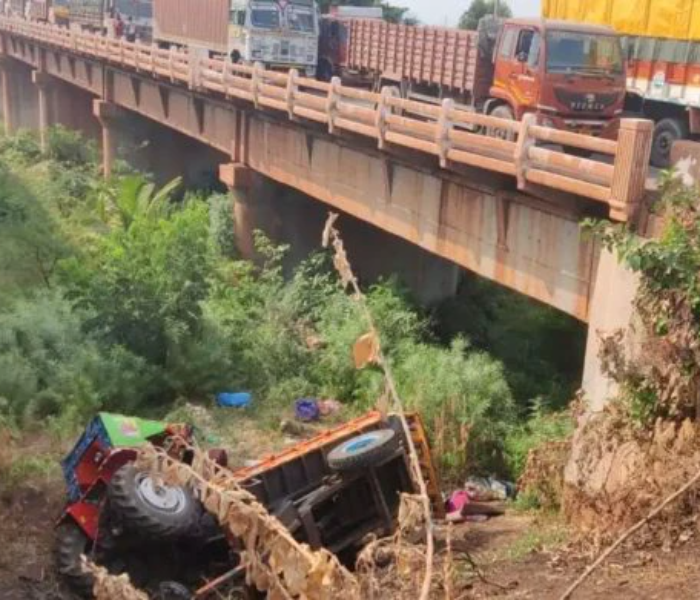 6 killed as tractor falls off Tungabhadra bridge | ಕೊಪ್ಪಳ ತುಂಗಭದ್ರಾ ಸೇತುವೆ ಮೇಲಿಂದ ಟ್ರ್ಯಾಕ್ಟರ್‌ ಉರುಳಿ ಬಿದ್ದು 6 ಮಂದಿ ಸಾವು | Speed News Kannada