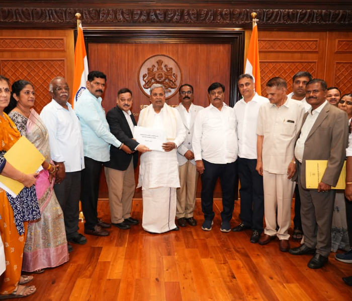 ಜಾತಿಗಣತಿ ವರದಿ ಸ್ವೀಕರಿಸಿದ ಸಿಎಂ ಸಿದ್ದರಾಮಯ್ಯ| Speed News Kannada