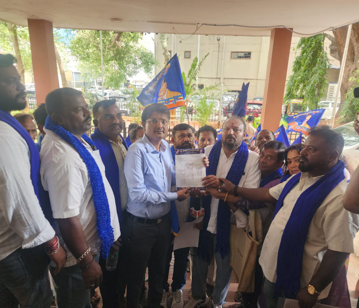 ಬೆಂಗಳೂರಿನ ವರ್ತೂರು ಹೋಬಳಿಯಲ್ಲಿ ಭೂ ಕಬಳಿಕೆ: ಜೈ ಭೀಮ್ ಸಂಘಟನೆ ಪ್ರತಿಭಟನೆ|Speed News Kannada