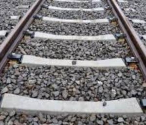 Railway worker seriously injured in train collision|ರೈಲು ಡಿಕ್ಕಿ ಹಳಿ ಕಾರ್ಮಿಕ ಗಂಭೀರ ಗಾಯ|Speed News Kannda
