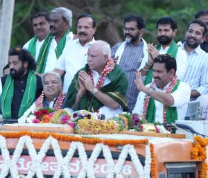 chitradurga preapred to abhimanotsava of ex cm yadiyurappa| ಮಾಜಿ ಸಿಎಂ ಯಡಿಯೂರಪ್ಪ ಅಭಿಮಾನೋತ್ಸವಕ್ಕೆ ಚಿತ್ರದುರ್ಗ ಸಜ್ಜು: ಹರಿದು ಬರುತ್ತಿರುವ ಜನಸಾಗರ| Speed News Kannada