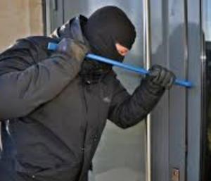 burglary at 2 houses; thieves arrested; 1 cr worth gold seized| ಎರಡು ಮನೆ ಕಳ್ಳತನ:ಆರೋಪಿಗಳ ಬಂಧನ; 1 ಕೋಟಿ ರೂ. ಮೌಲ್ಯದ ವಜ್ರ, ಚಿನ್ನಾಭರಣ ವಶ| Speed News Kannada