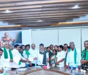  ಬಿಡದಿ ಟೌನ್‌ ಶಿಪ್‌ ಕೈಬಿಡಲು ರೈತರ ಆಗ್ರಹ ಡಿಸಿಎಂ ಶಿವಕುಮಾರ್‌ ಅವರಿಗೆ ಮನವಿ | Speed News Kannada 