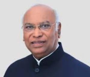 ಪಿಆರ್ ನಿಂದ ವಿಶ್ವ ಗುರು ಆಗಲು ಸಾಧ್ಯವೇ ಪ್ರಧಾನಿ ಮೋದಿಗೆ ಮಲ್ಲಿಕಾರ್ಜುನ ಖರ್ಗೆ ಪ್ರಶ್ನೆ | Speed News Kannada
