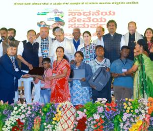 ತುಮಕೂರು ಜಿಲ್ಲೆಯಲ್ಲಿ ಒಂದೇ ದಿನ 600 ಮಂದಿಗೆ ಅಂಗನವಾಡಿ ನೇಮಕಾತಿ ; ಸಚಿವೆ ಲಕ್ಷ್ಮೀ ಹೆಬ್ಬಾಳ್ಕರ್ |Speed News Kannada