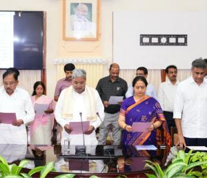 ರಾಜೀವ್‌ ಗಾಂಧಿ ಹುತಾತ್ಮ ದಿನ ಆಚರಣೆ; ಪ್ರತಿಜ್ಞಾವಿಧಿ ಭೋದಿಸಿದ ಸಿಎಂ ಸಿದ್ದರಾಮಯ್ಯ |Speed News Kannada