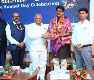 ಬಡತನಕ್ಕಿಂತ ಶ್ರೇಷ್ಠ ವಿಶ್ವವಿದ್ಯಾಲಯ ಮತ್ತೊಂದಿಲ್ಲ: ಪ್ರೊ.ಮೋಹನ್|Speed News...