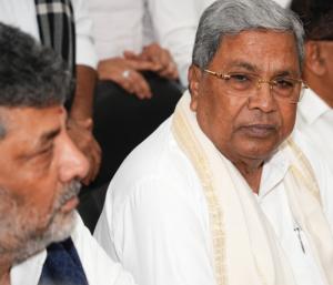 ರಾಷ್ಟ್ರ ರಾಜಕಾರಣಕ್ಕೆ ಹೋಗಲ್ಲ, ರಾಜ್ಯದಲ್ಲೇ ಮುಂದುವರೆಯುವೆ: ಸಿದ್ದರಾಮಯ್ಯ ಘೋ...