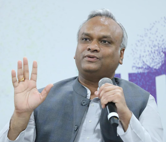PRIYANK KHARGE | ಸಚಿವ ಪ್ರಿಯಾಂಕ್ ಖರ್ಗೆ ಅಧಿಕೃತ ಕಾರಿನಿಂದಲೇ ಸಂಚಾರ ನಿಯಮ ಉಲ್ಲಂಘನೆ 2500 ರೂ ದಂಡ ಬಾಕಿ ಎಂದ ಬಿಜೆಪಿ | SNK