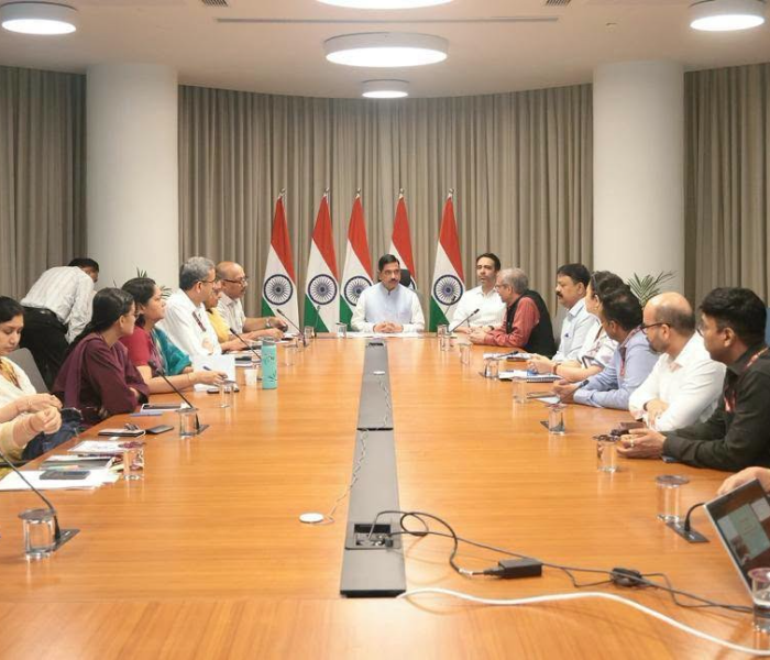 Kannadiga Pralhad Joshi assumes office as Union Education Minister | ಕೇಂದ್ರ ಶಿಕ್ಷಣ ಸಚಿವರಾಗಿ ಕನ್ನಡಿಗ ಪ್ರಹ್ಲಾದ್ ಜೋಶಿ ಅಧಿಕಾರ ಸ್ವೀಕಾರ | SNK