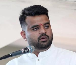 PRAJWAL REVANNA | ಅಜ್ಜಿ ಚೆನ್ನಮ್ಮ ನಿಧನ ಅಂತಿಮ ದರ್ಶನಕ್ಕಾಗಿ ತುರ್ತು ಪೆರೋಲ್ ಕೋರಿ ಪ್ರಜ್ವಲ್ ರೇವಣ್ಣ ಅರ್ಜಿ | SNK